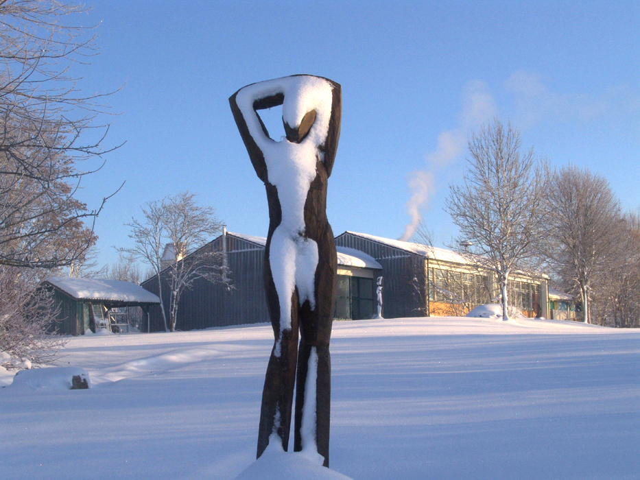 große Frau, Bronze, Höhe 247cm